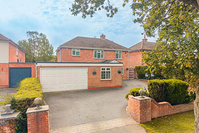 4 Bedroom Detached House For Sale In Broad Lane, Tanworth-in-Arden, Solihull, B94