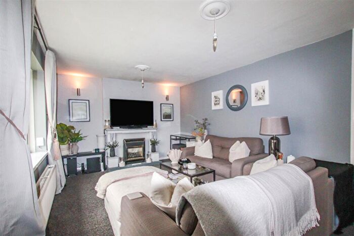 2 Bedroom Maisonette To Rent In Meggeson Avenue, Southampton, SO18