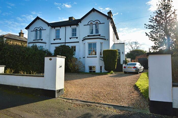 5 Bedroom Semi-Detached House For Sale In Elmfield, Ryde, PO33