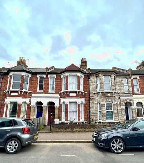 4 Bedroom Property To Rent In Hazelbourne Road, London, SW12