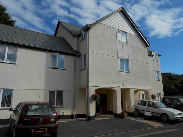 2 Bedroom Flat To Rent In Exeter Road, Winkleigh, EX19