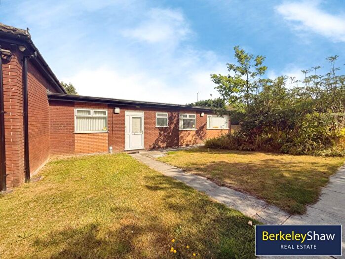 3 Bedroom Semi Detached House To Rent In Lickers Lane, Whiston, Prescot, L35