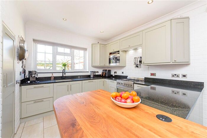 5 Bedroom Detached House For Sale In Bredhurst Road, Wigmore, Gillingham, Kent, ME8