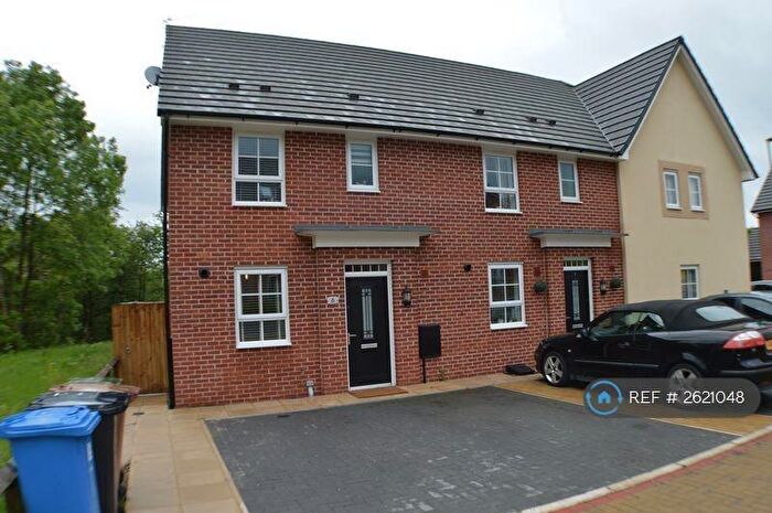 3 Bedroom Semi-Detached House To Rent In Elder Close, Hyde, SK14