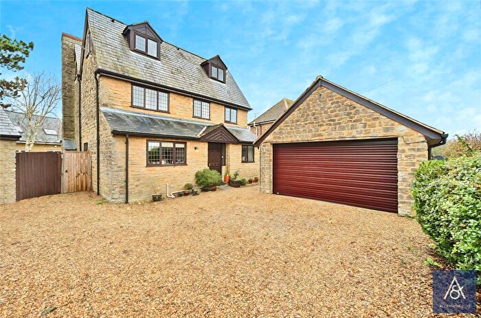 5 Bedroom Detached House For Sale In Charlton Way, Farthinghoe, Brackley, NN13
