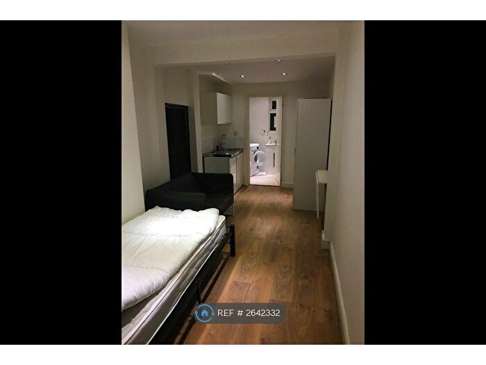 Studio To Rent In Rayleigh Road, Woodford Green, IG8