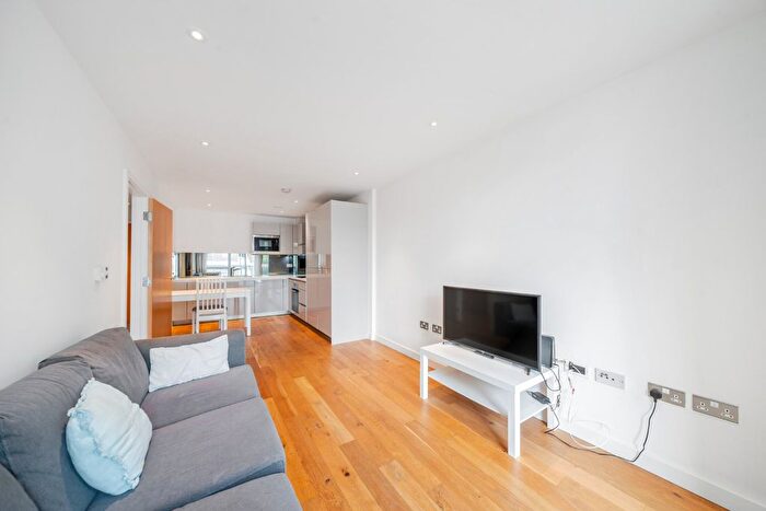 1 Bedroom Property To Rent In Goldhawk Road, London, W12