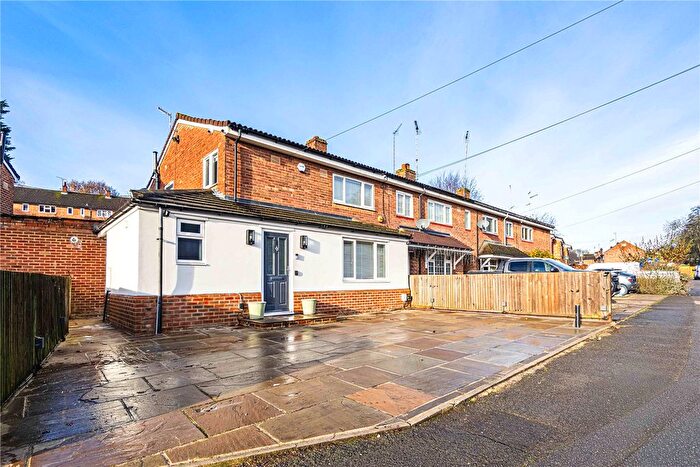 3 Bedroom Semi-detached House To Rent In Beechfield Road, Hemel Hempstead, Hertfordshire, HP1