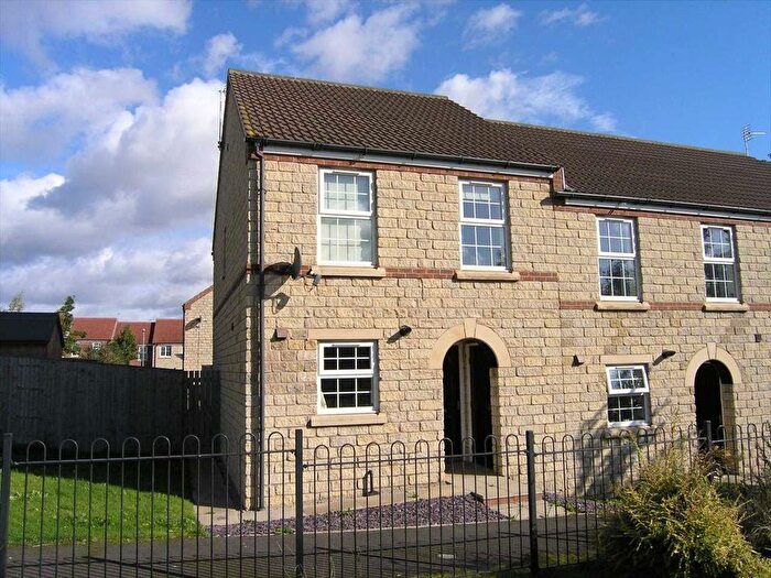 3 Bedroom Town House To Rent In Woodcross Avenue, Scunthorpe, DN16