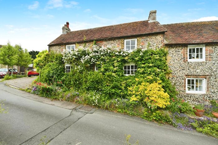 4 Bedroom Cottage For Sale In Flint Cottage, Newhaven, BN9