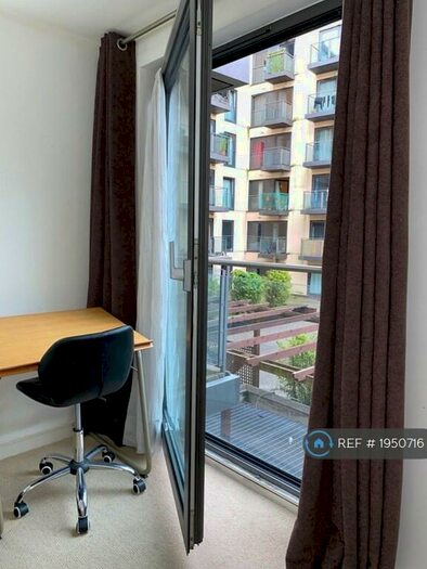 2 Bedroom Flat To Rent In High Street, Slough, SL1