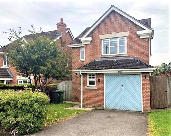 3 Bedroom Detached House To Rent In Consort Drive, Camberley, Surrey, GU15