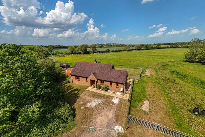 2 Bedroom Detached Bungalow For Sale In Windmill View | Welsh Road East Marston Doles, CV47