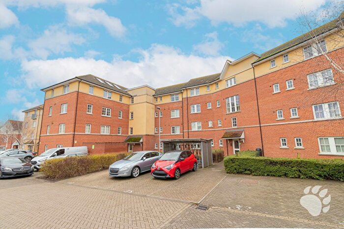 1 Bedroom Flat For Sale In Gainsborough Close, Beechwood Village Estate, SS14