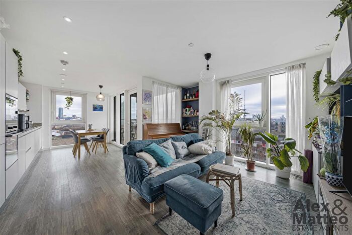 2 Bedroom Flat To Rent In Malmo Tower, Surrey Quays, SE8