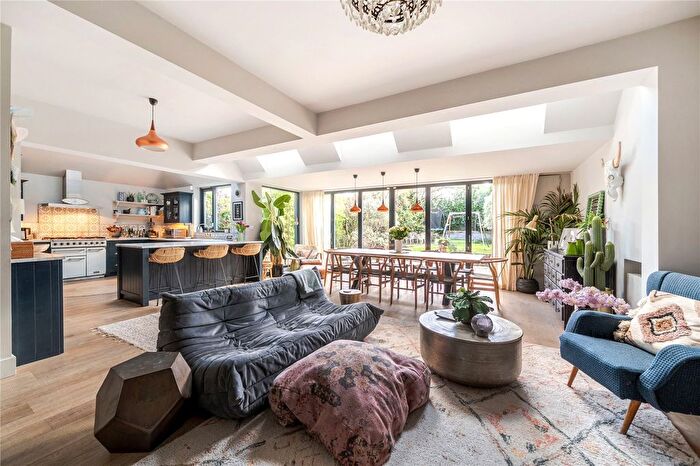 5 Bedroom Semi Detached House For Sale In Grosvenor Road, London, N10