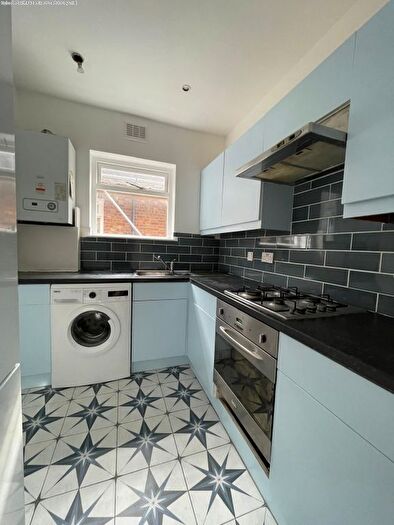 2 Bedroom Flat To Rent In Litchfield Gardens, London, NW10