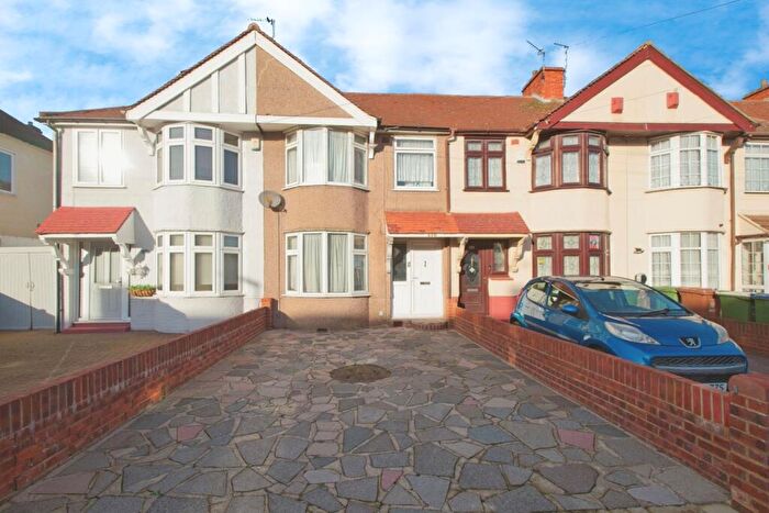 3 Bedroom Terraced House For Sale In Montrose Avenue, Welling, Kent, DA16