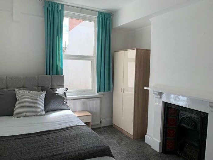 1 Bedroom House Of Multiple Occupation To Rent In Alphington Road, Exeter, Devon, EX2