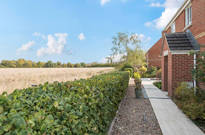 5 Bedroom Detached House For Sale In Southwold Close, Oakhurst, Swindon, SN25