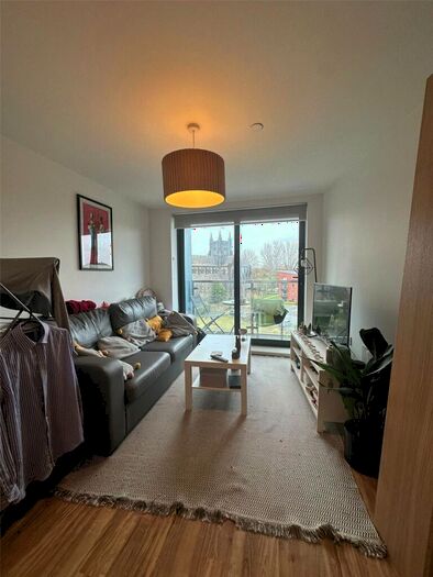 2 Bedroom Flat To Rent In Aire, Cross Green Lane, LS9