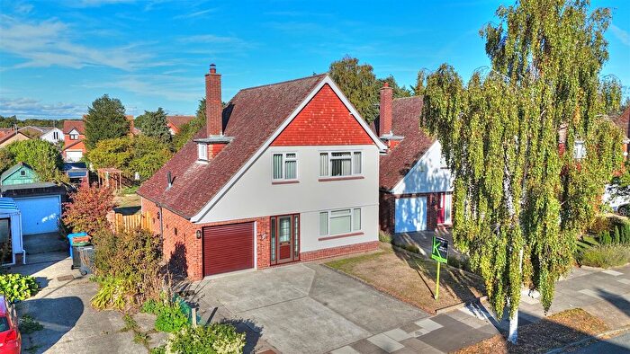 3 Bedroom Detached House For Sale In Penshurst Road, Ipswich, IP3