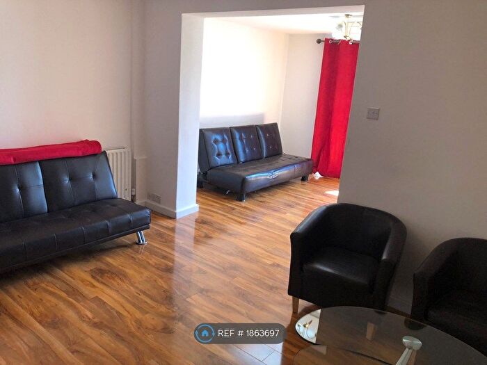 5 Bedroom Semi-Detached House To Rent In Old Ruislip Road, Northolt, UB5