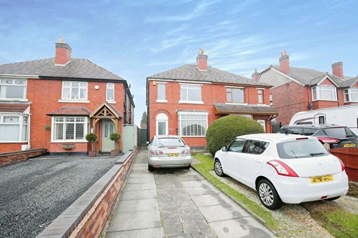 3 Bedroom Semi-Detached House For Sale In Watling Street, Grendon, CV9