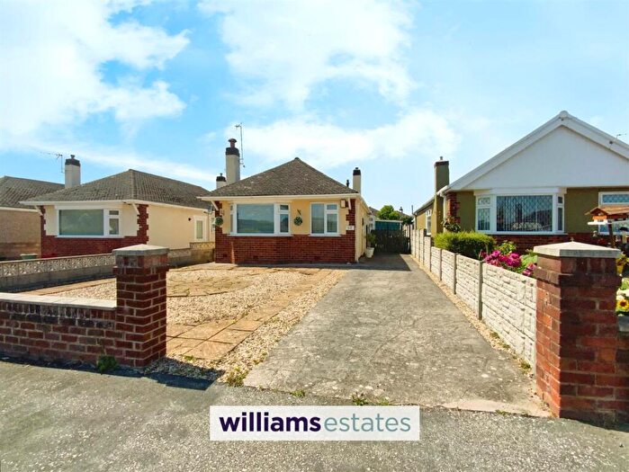 3 Bedroom Detached Bungalow For Sale In Bryn Cwnin Road, Rhyl, LL18
