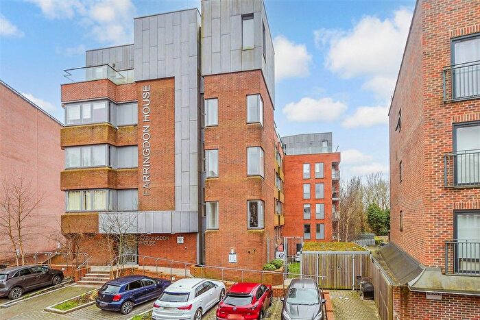 2 Bedroom Flat For Sale In Wood Street, East Grinstead, West Sussex, RH19