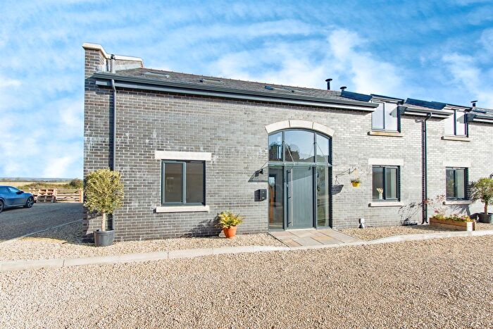 4 Bedroom End Of Terrace House For Sale In Watts Quarry Lane, Somerton, TA11