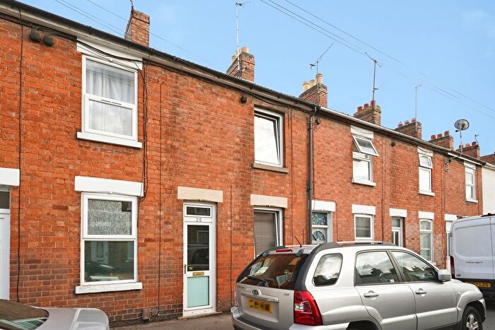 2 Bedroom Terraced House For Sale In Stanley Road, Gloucester, Gloucestershire, GL1