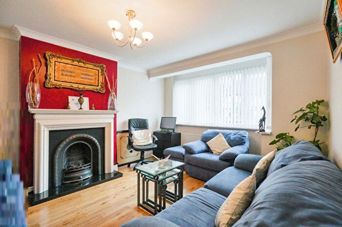 3 Bedroom Terraced House For Sale In Chestnut Grove, Mitcham, CR4