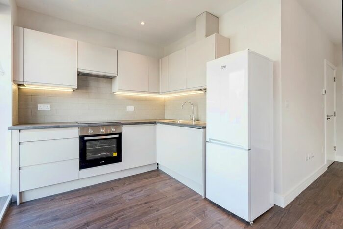2 Bedroom Flat To Rent In Leggatts Wood Avenue, Watford WD24