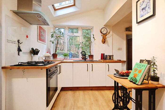 3 Bedroom Semi-Detached House For Sale In Buckshaft Road, Cinderford, GL14