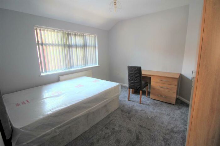 4 Bedroom Detached House To Rent In **&pound;pppw Excluding** Rolleston Drive, Lenton, NG7
