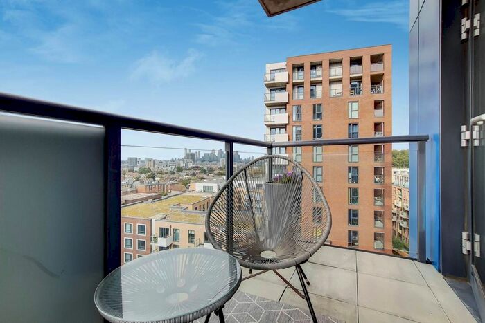 2 Bedroom Flat To Rent In Parkside Avenue, Greenwich, London, SE10