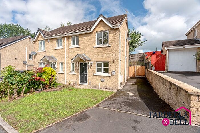 3 Bedroom Semi-Detached House For Sale In Sykefield, Brierfield, BB9