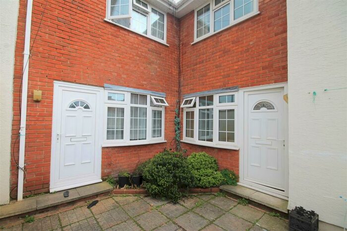 2 Bedroom Semi-Detached House To Rent In St Michaels Place, Bournemouth, BH2
