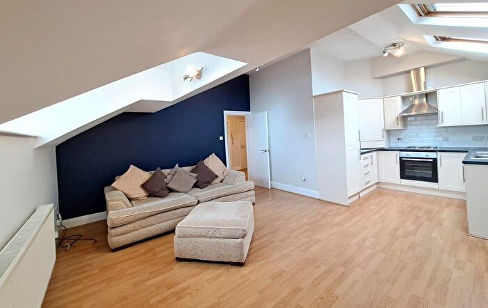 2 Bedroom Flat To Rent In Victoria Road, Waterloo, Liverpool, L22