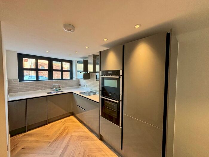 2 Bedroom House To Rent In Alma Vale Road, BS8