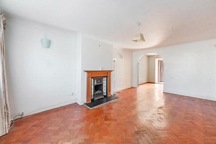 3 Bedroom Semi Detached House For Sale In Southbourne Gardens, Ruislip, Middlesex, HA4