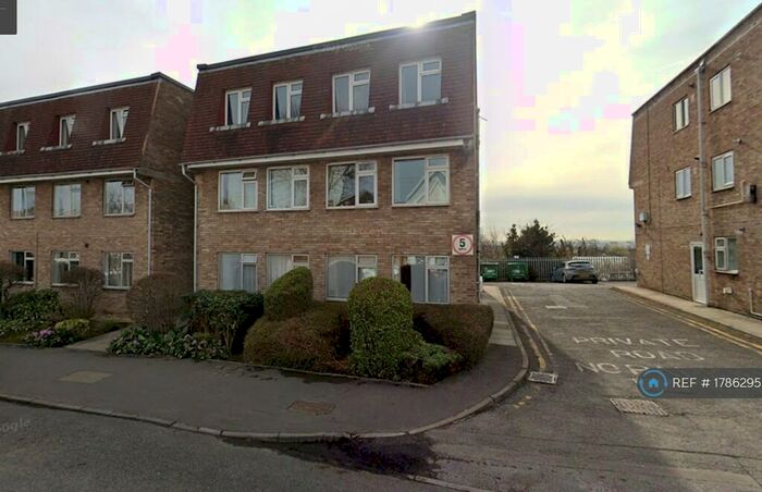 1 Bedroom Flat To Rent In Kellaway Court, Bristol, BS6