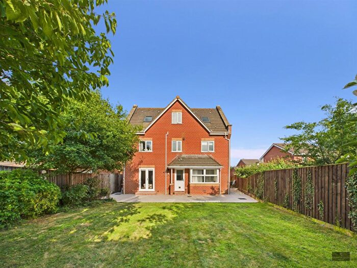 5 Bedroom Detached House For Sale In Norman Drive., Cullompton, EX15