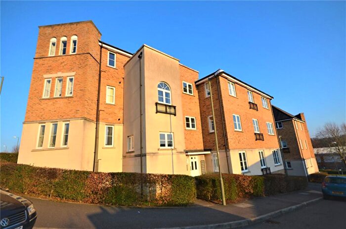 2 Bedroom Apartment For Sale In Anstey Road, Farnham, Surrey, GU9