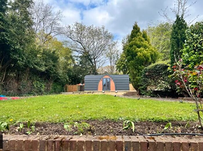 Studio To Rent In Higher Drive, Purley, London, CR8