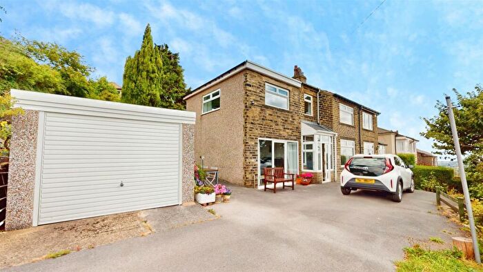 4 Bedroom Semi Detached House For Sale In Park View Avenue, Northowram, Halifax, HX3