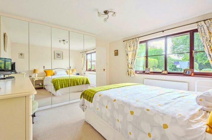 4 Bedroom Bungalow For Sale In York Drove, Nomansland, Salisbury, Wiltshire, SP5