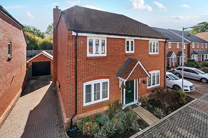 4 Bedroom Detached House For Sale In Yalden Gardens, Farnham, GU10