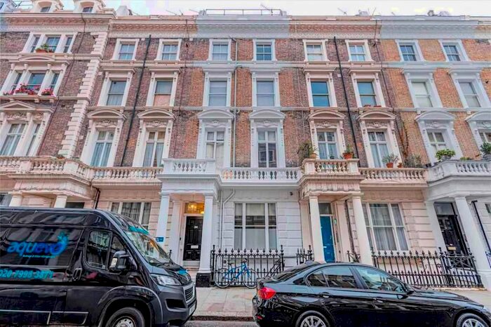 Studio To Rent In Clanricarde Gardens, London, W2